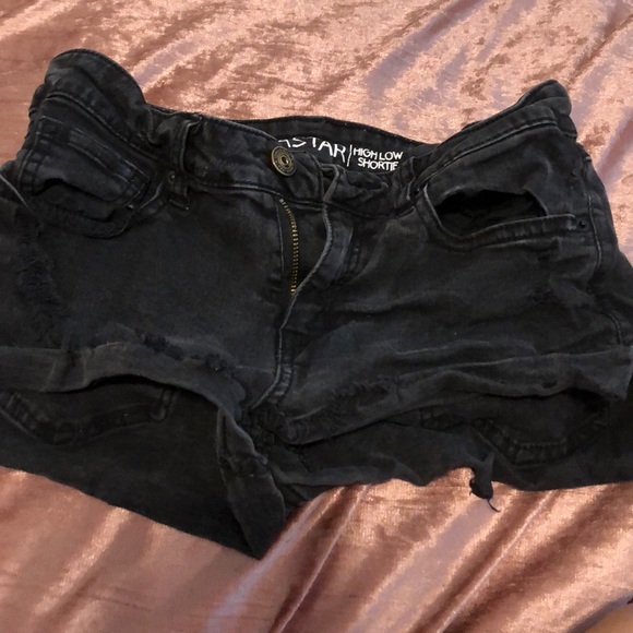BLACK SHORTS - Picture 1 of 2
